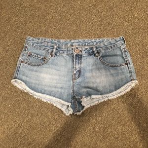 BDG Low-Rise Jean Short
